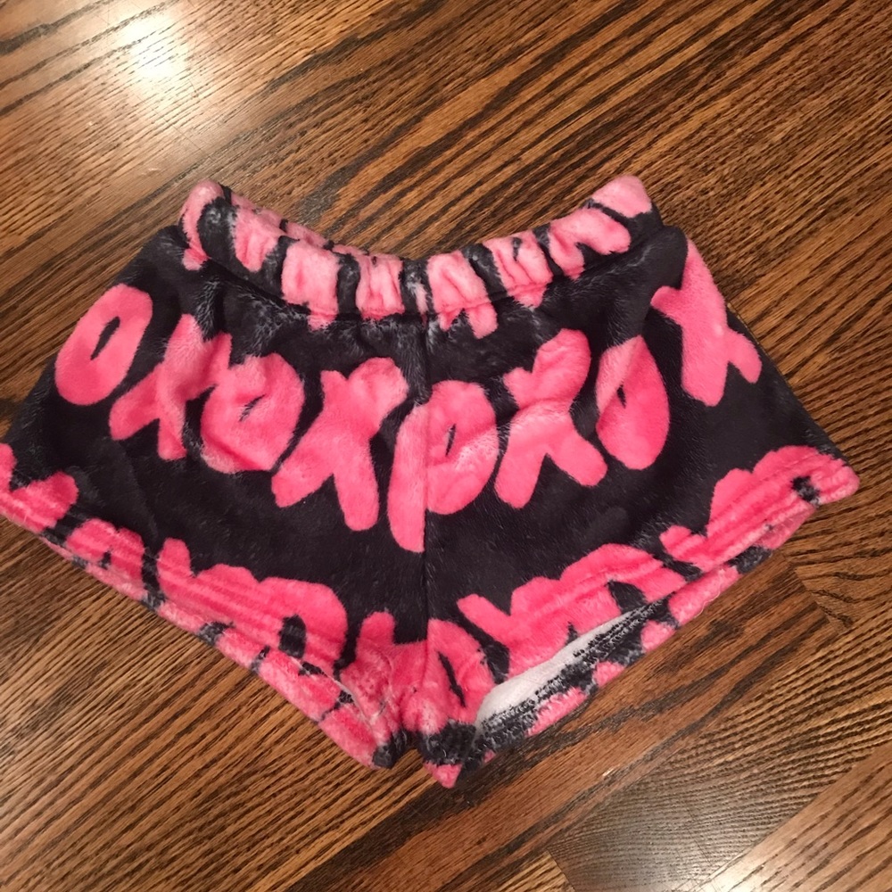 Penelope Wildberry hugs and kisses  Short size 4/5